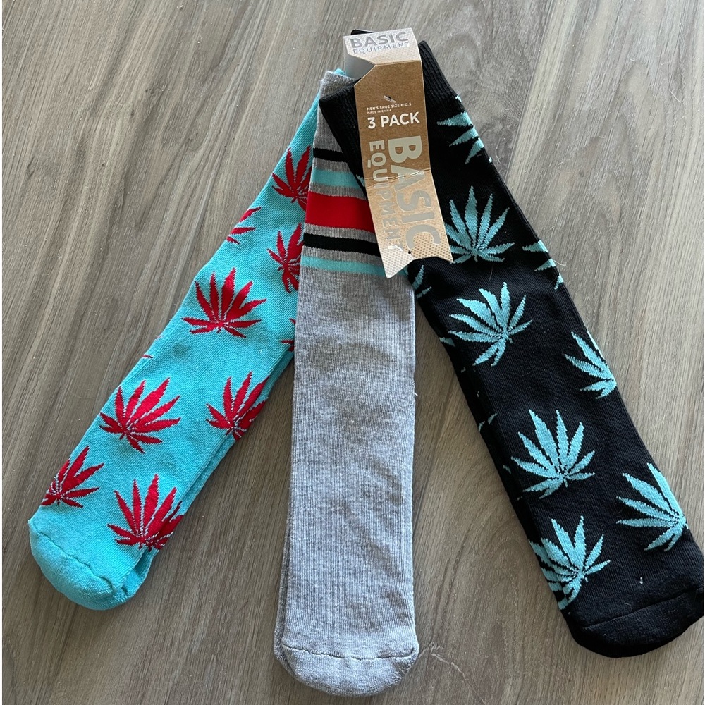 Basic Equipment 420 Leaf Print Crew Socks 3 Pair fits Shoe Size 6-12.5